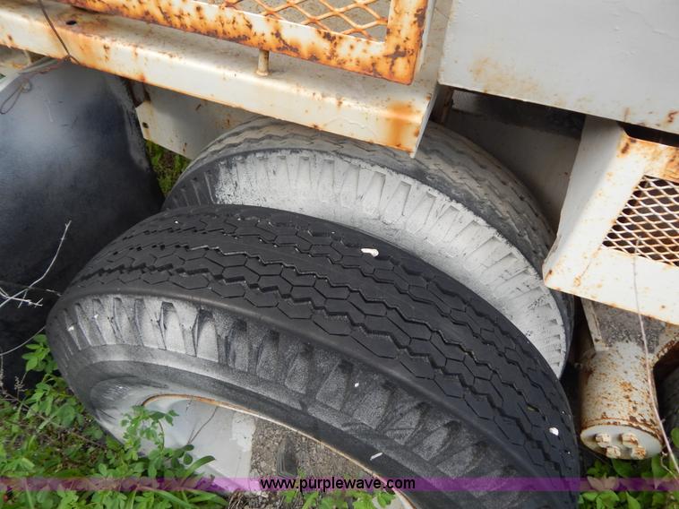 image for item G3197 Cedarapids portable roller bearing jaw rock crusher