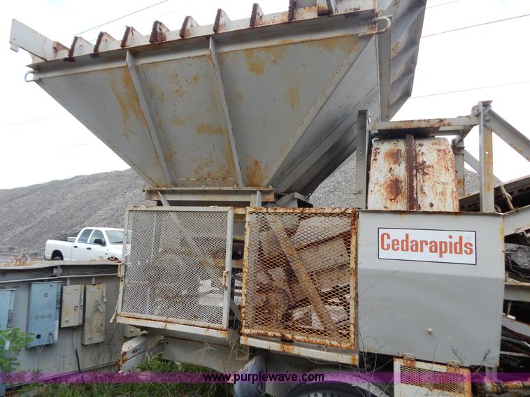 image for item G3197 Cedarapids portable roller bearing jaw rock crusher