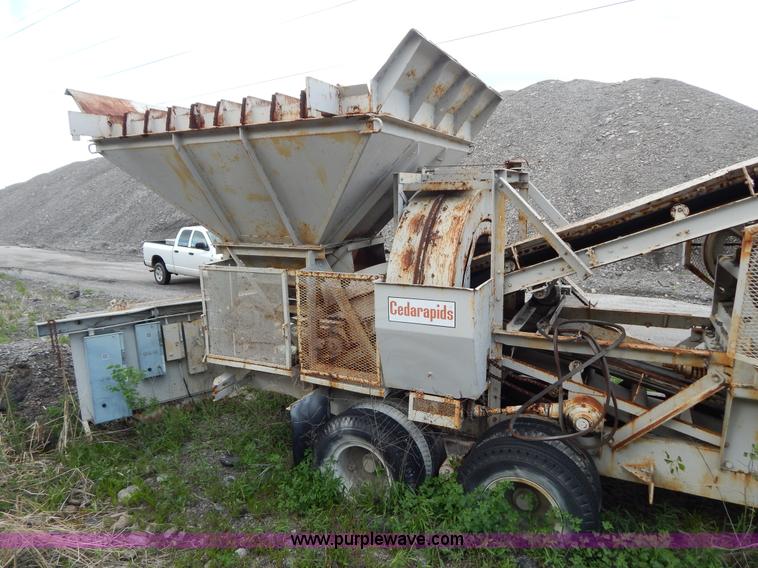 image for item G3197 Cedarapids portable roller bearing jaw rock crusher