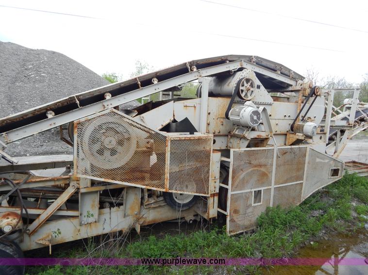 image for item G3197 Cedarapids portable roller bearing jaw rock crusher