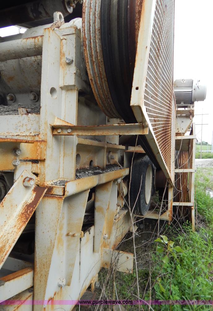 image for item G3197 Cedarapids portable roller bearing jaw rock crusher