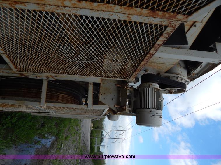 image for item G3197 Cedarapids portable roller bearing jaw rock crusher