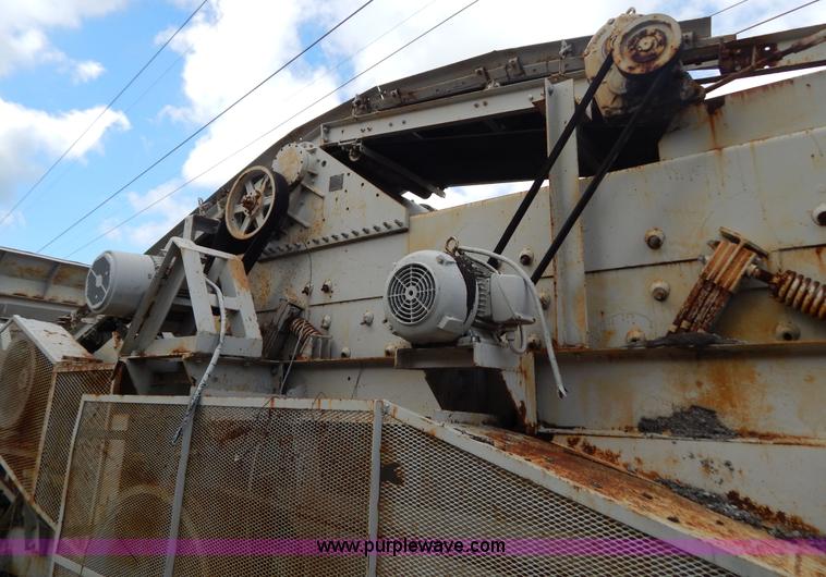 image for item G3197 Cedarapids portable roller bearing jaw rock crusher