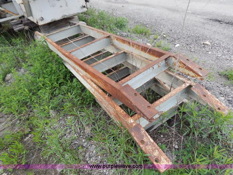 image for item G3197 Cedarapids portable roller bearing jaw rock crusher