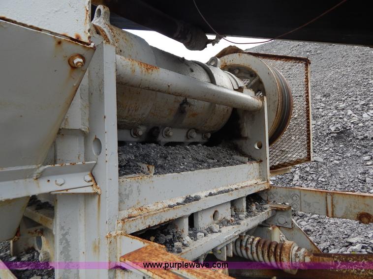 image for item G3197 Cedarapids portable roller bearing jaw rock crusher