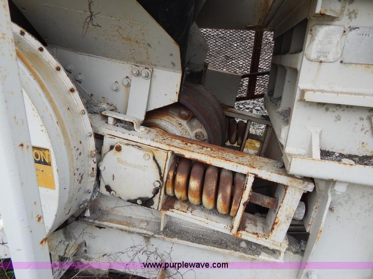 image for item G3197 Cedarapids portable roller bearing jaw rock crusher