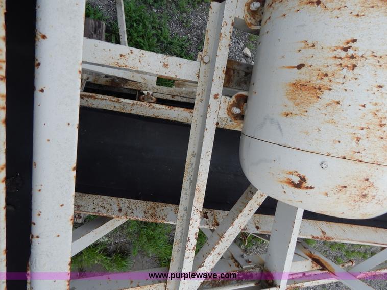 image for item G3197 Cedarapids portable roller bearing jaw rock crusher