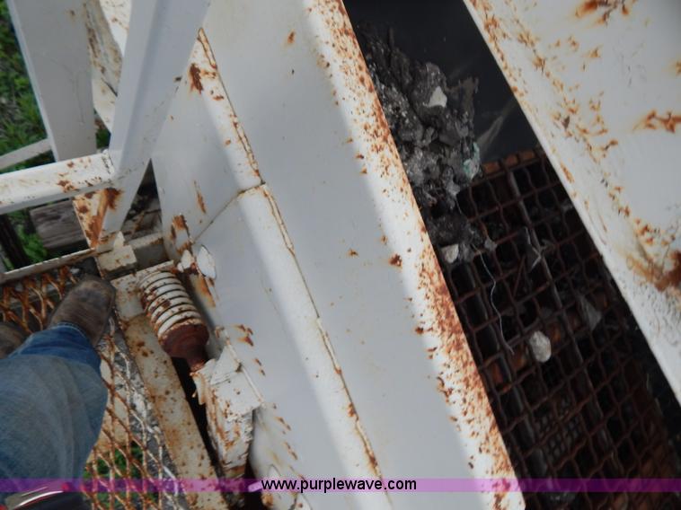 image for item G3197 Cedarapids portable roller bearing jaw rock crusher