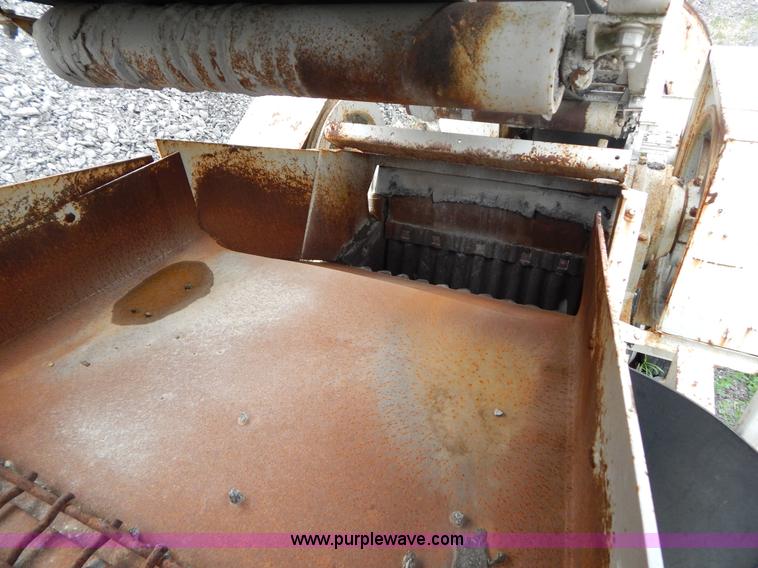 image for item G3197 Cedarapids portable roller bearing jaw rock crusher