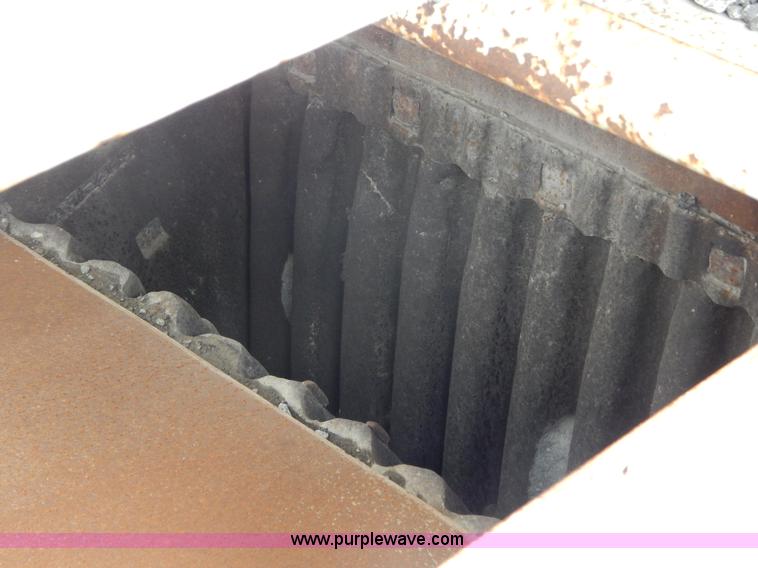 image for item G3197 Cedarapids portable roller bearing jaw rock crusher