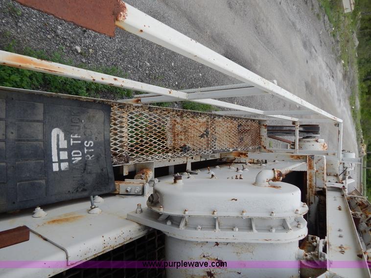 image for item G3197 Cedarapids portable roller bearing jaw rock crusher