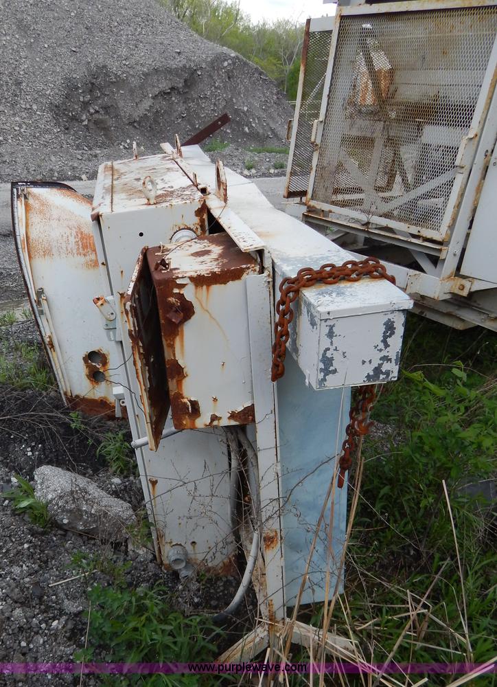 image for item G3197 Cedarapids portable roller bearing jaw rock crusher