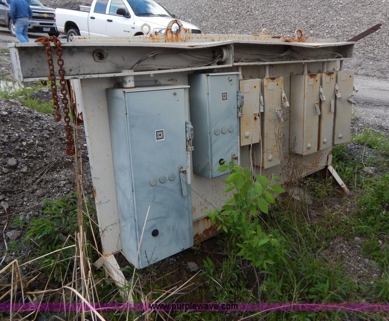 image for item G3197 Cedarapids portable roller bearing jaw rock crusher