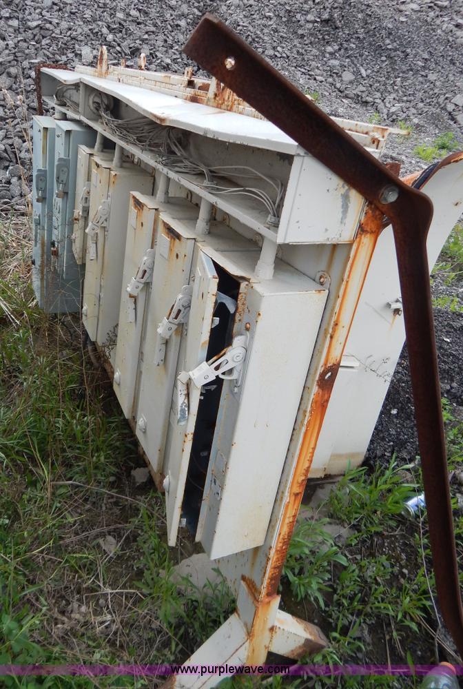 image for item G3197 Cedarapids portable roller bearing jaw rock crusher