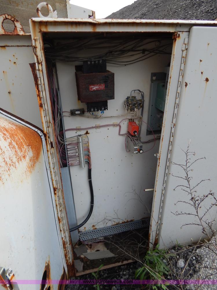 image for item G3197 Cedarapids portable roller bearing jaw rock crusher