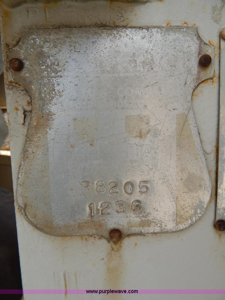 image for item G3197 Cedarapids portable roller bearing jaw rock crusher