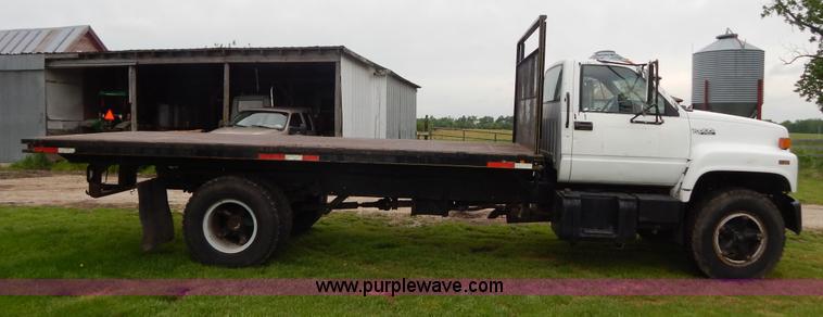 image for item G3207 1991 GMC TopKick dump truck