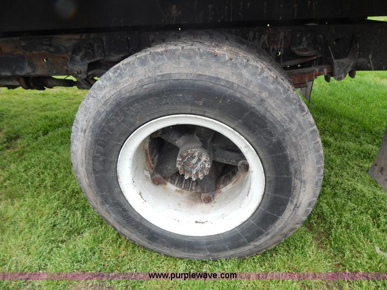 image for item G3207 1991 GMC TopKick dump truck