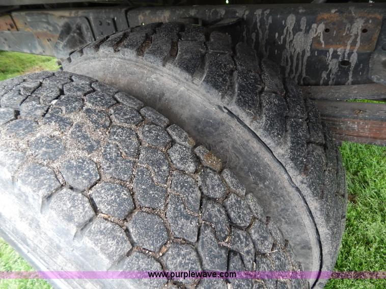 image for item G3207 1991 GMC TopKick dump truck