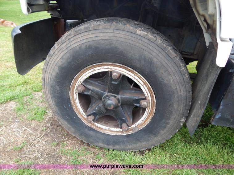 image for item G3207 1991 GMC TopKick dump truck