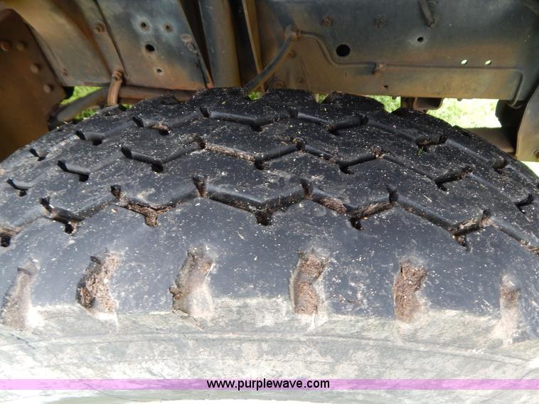 image for item G3207 1991 GMC TopKick dump truck