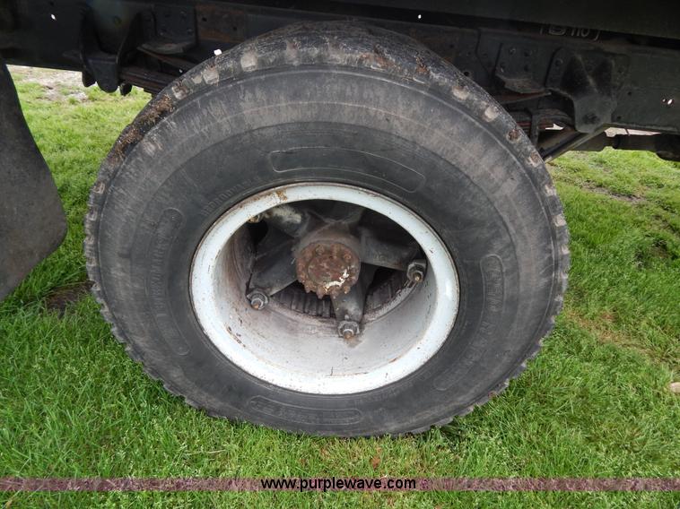 image for item G3207 1991 GMC TopKick dump truck