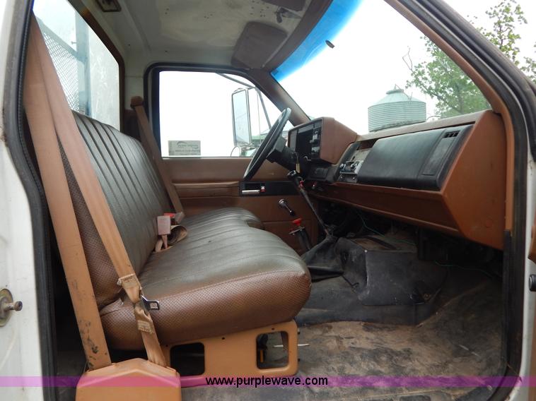 image for item G3207 1991 GMC TopKick dump truck