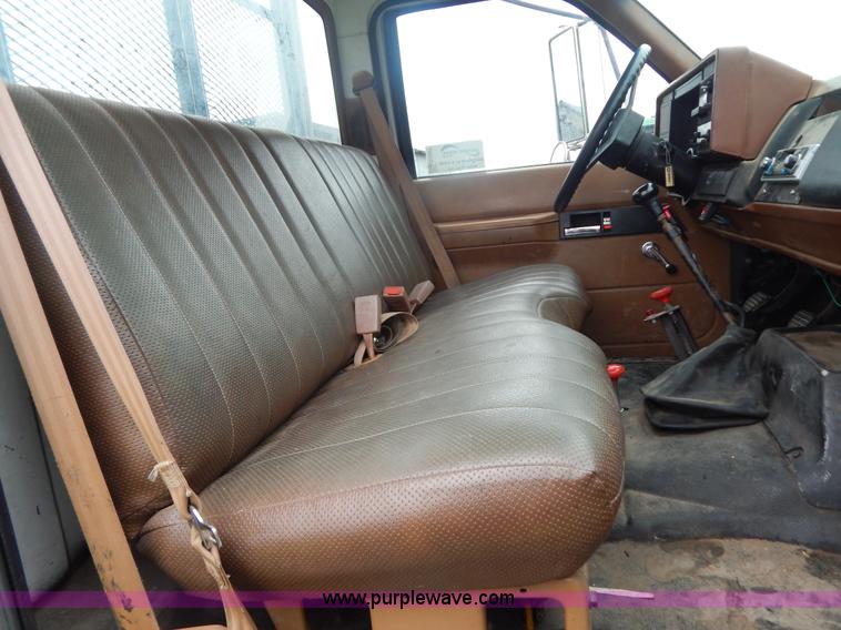 image for item G3207 1991 GMC TopKick dump truck