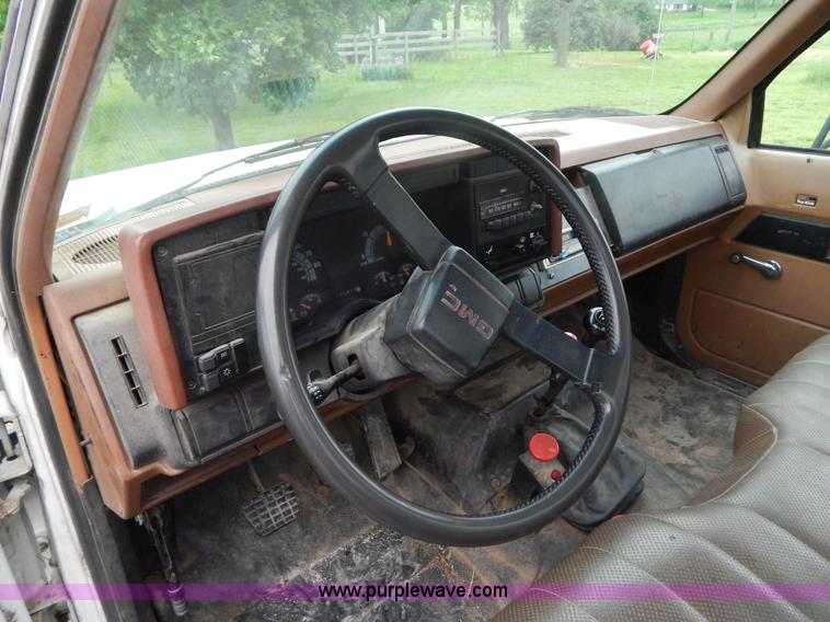 image for item G3207 1991 GMC TopKick dump truck