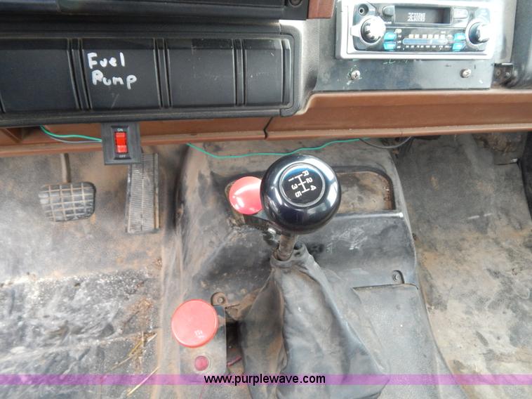 image for item G3207 1991 GMC TopKick dump truck