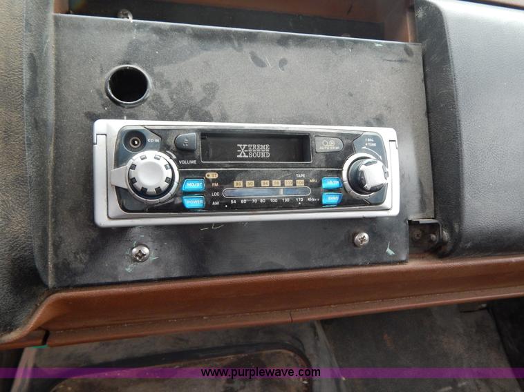 image for item G3207 1991 GMC TopKick dump truck