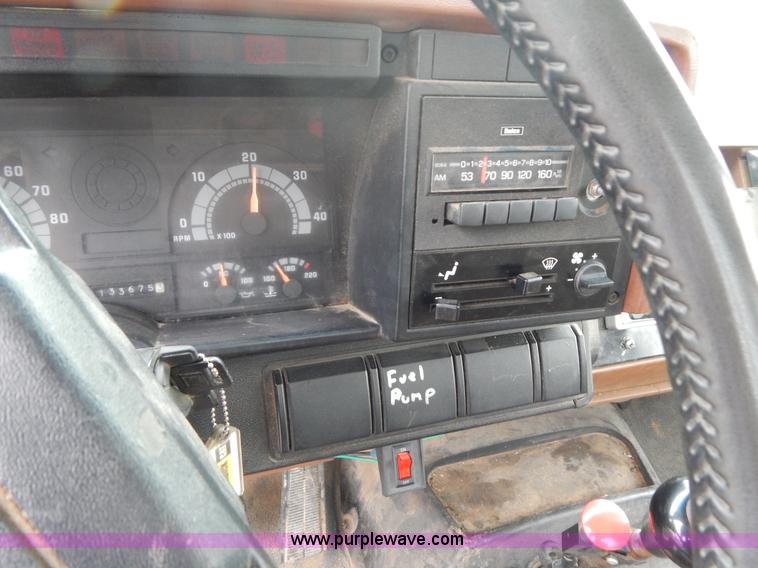 image for item G3207 1991 GMC TopKick dump truck