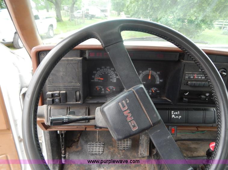 image for item G3207 1991 GMC TopKick dump truck