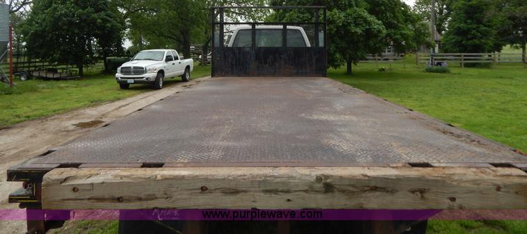 image for item G3207 1991 GMC TopKick dump truck