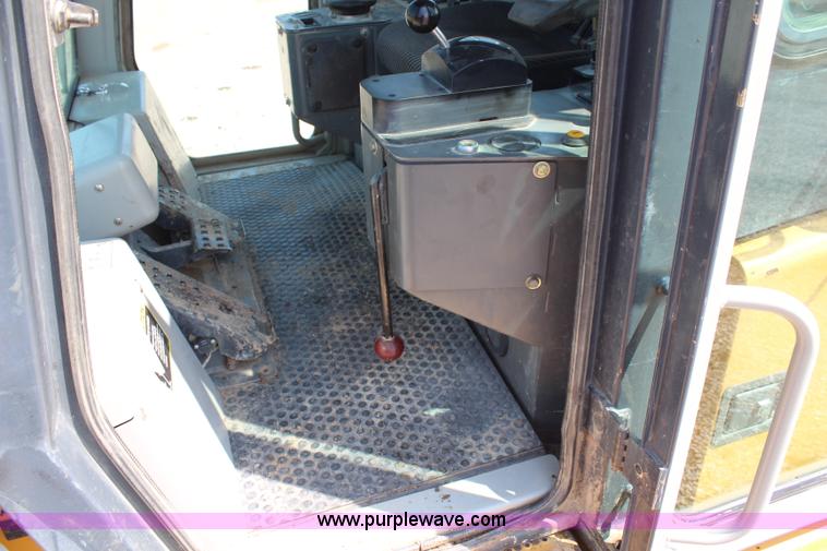 image for item G5271 2005 John Deere 655C track loader