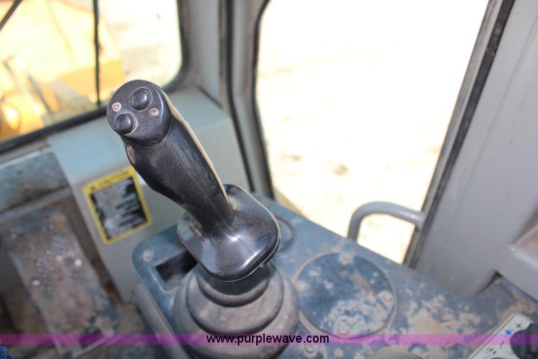 image for item G5271 2005 John Deere 655C track loader