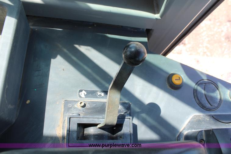 image for item G5271 2005 John Deere 655C track loader