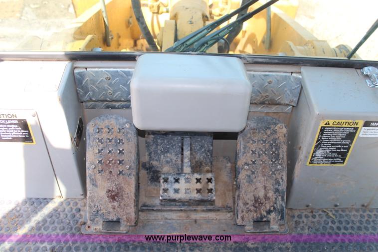 image for item G5271 2005 John Deere 655C track loader