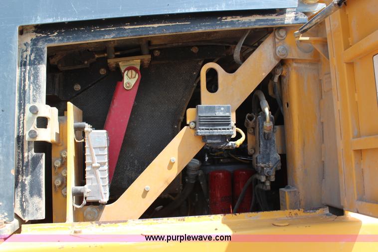 image for item G5271 2005 John Deere 655C track loader