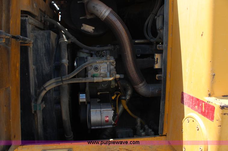 image for item G5271 2005 John Deere 655C track loader