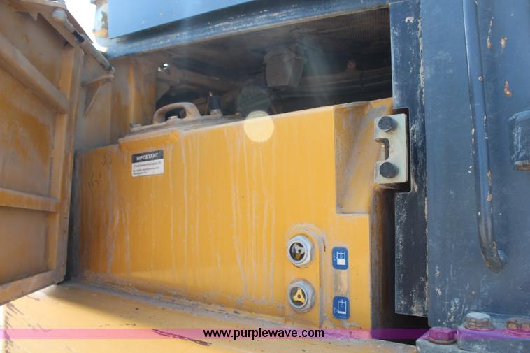 image for item G5271 2005 John Deere 655C track loader