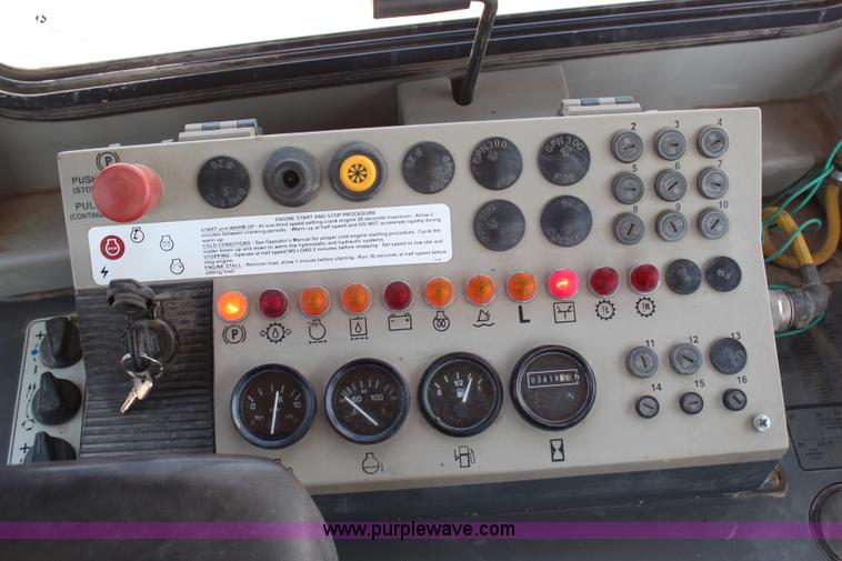 image for item G5272 2005 John Deere 655C track loader