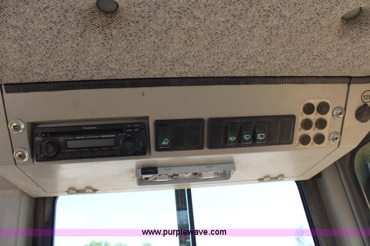 image for item G5272 2005 John Deere 655C track loader