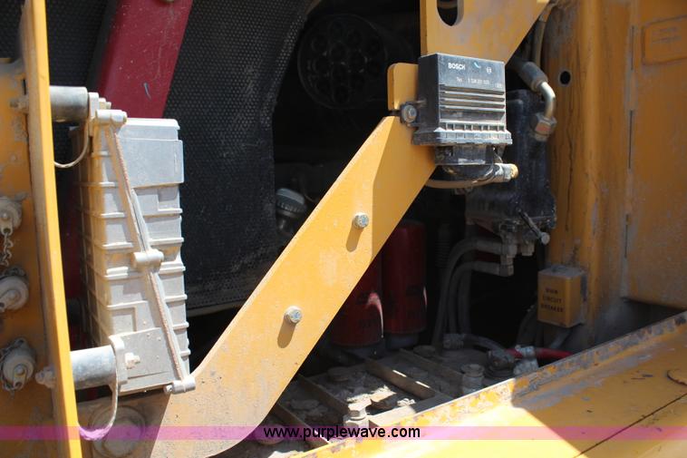 image for item G5272 2005 John Deere 655C track loader