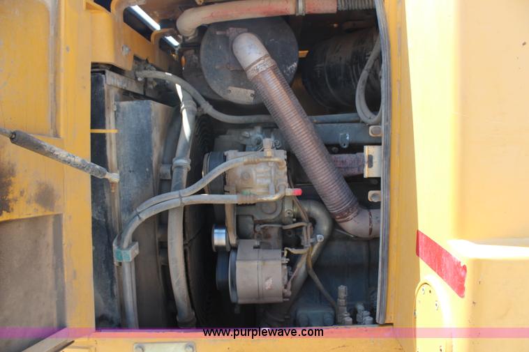 image for item G5272 2005 John Deere 655C track loader