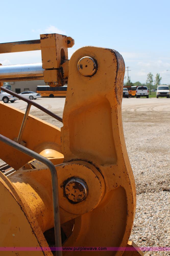 image for item G5272 2005 John Deere 655C track loader