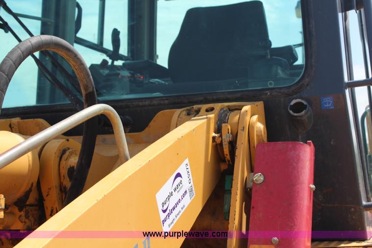 image for item G5272 2005 John Deere 655C track loader