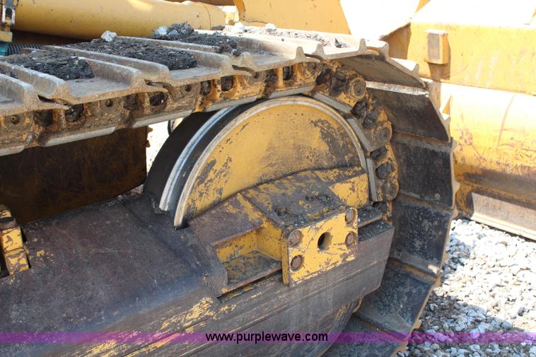 image for item G5272 2005 John Deere 655C track loader