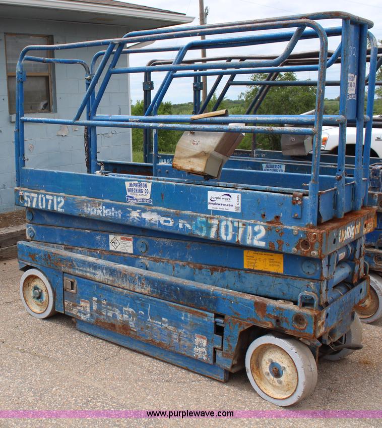 image for item G5285 Upright 20N electric scissor lift