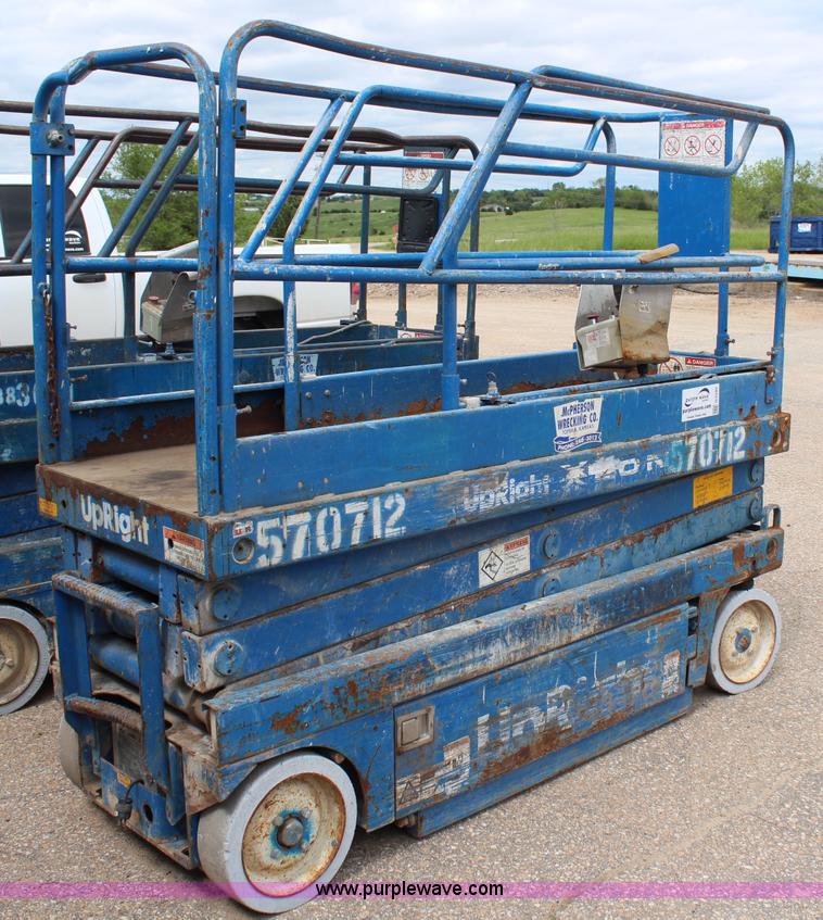 image for item G5285 Upright 20N electric scissor lift